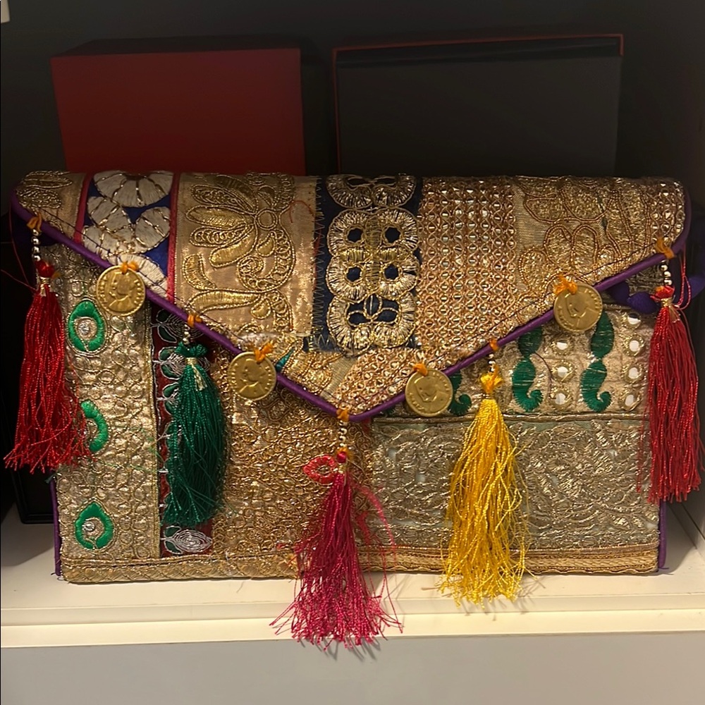 Embroidered Multicolor Clutch